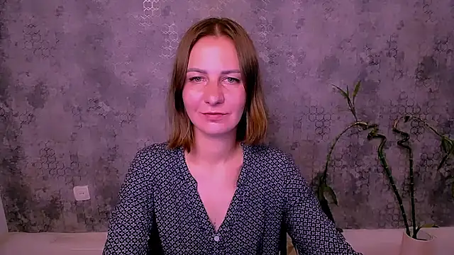 Peggy_f_ Adlı Modelin Canlı Sohbet Odası