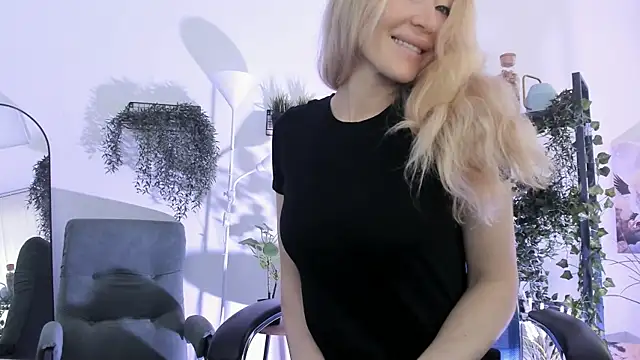 AstraMonroe – live chatrum