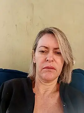 Misaudibel's Live Chat Room