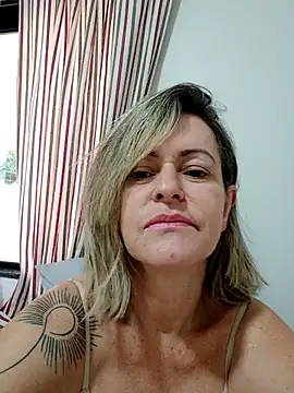Misaudibel Live chatroom