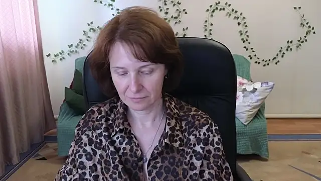 Lia_Tito – Naživo chatovacia miestnosť
