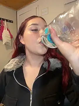 חדר צ'אט בשידור חי של Karen18_boobs