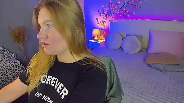AshleyJoness' Live Chat Room