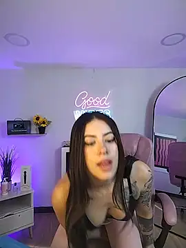 חדר צ'אט בשידור חי של Alice_Vixen