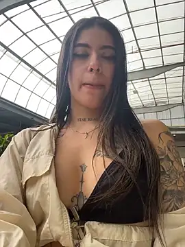 חדר צ'אט בשידור חי של Alice_Vixen