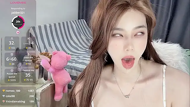 yinyinzi5 现场性爱视讯表演