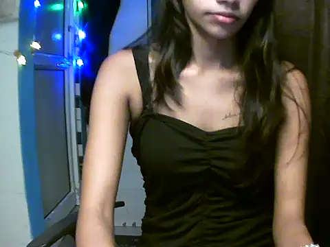 NANCY_THAKUR_ Adlı Modelin Canlı Sohbet Odası