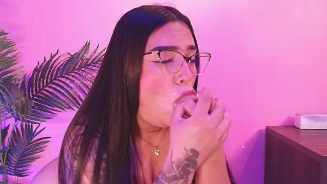 חדר צ'אט בשידור חי של Lana_ortega