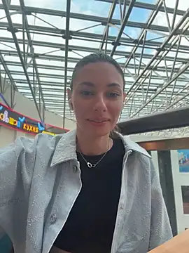 غرفة دردشة Amelie_Crosby المباشرة