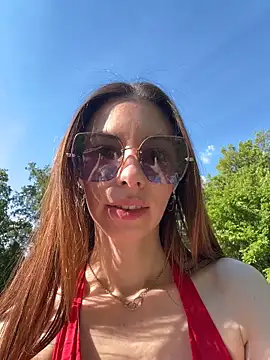 CrystalClean élő chatszobája