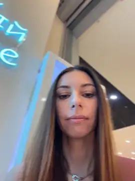 חדר צ'אט בשידור חי של CrystalClean