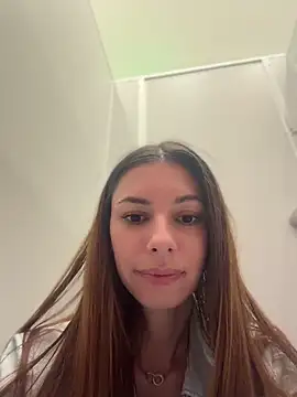 חדר צ'אט בשידור חי של CrystalClean