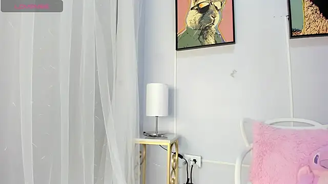 dulce_fiore07 Adlı Modelin Canlı Sohbet Odası