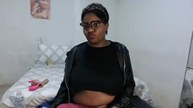 Živá chatovací místnost ThickTigress