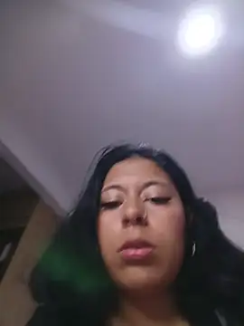 غرفة دردشة Laila_and_konny المباشرة