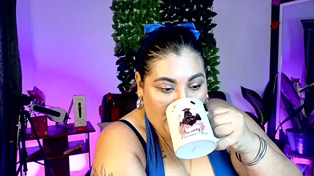 AndreaKinky's Live Chat Room