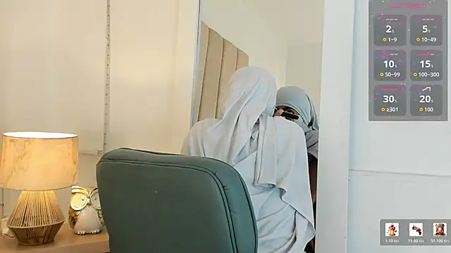 _Zahiira_ Adlı Modelin Canlı Sohbet Odası