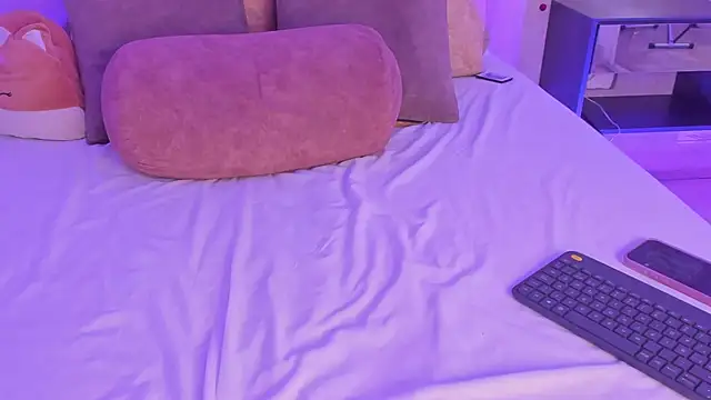 dana_hazze's Live Chat Room