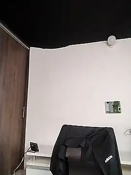 natevillage Adlı Modelin Canlı Sohbet Odası