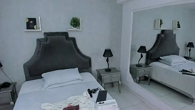 Starbutterflyy_ Adlı Modelin Canlı Sohbet Odası