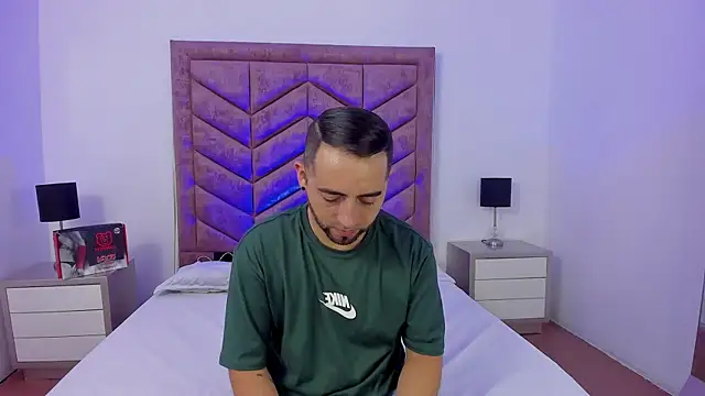 Živá chatovací místnost Lushian_Luna