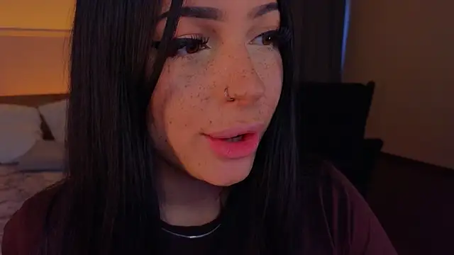 غرفة دردشة LisaaLiss المباشرة