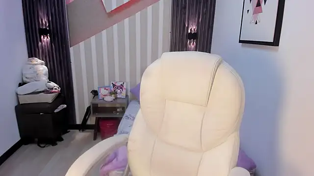 LittleeStar's Live Chat Room