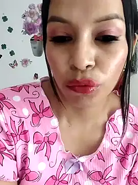 AntonelaMorriz's Live Chat Room
