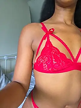 Hazel_Dollxx Adlı Modelin Canlı Sohbet Odası