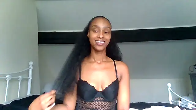 Hazel_Dollxx's Live Chat Room