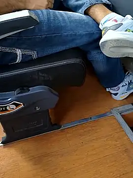 Seks show uživo modela Outdoor_backup na kameri