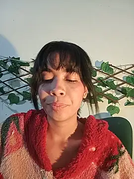 Dolli_virginpussy লাইভ চ্যাট রুম