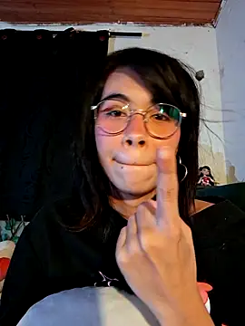 Živá chatovací místnost Dolli_virginpussy