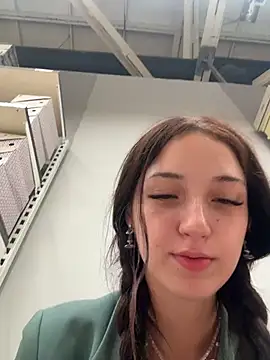 DollyTall Cameră chat live