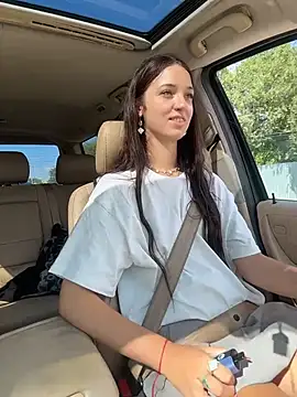 Živá chatovací místnost DollyTall