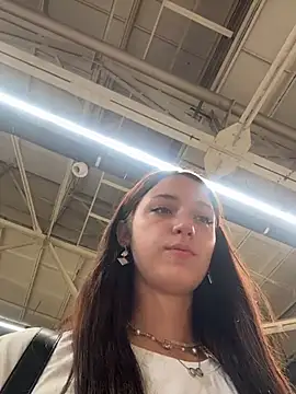 Živá chatovací místnost DollyTall