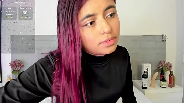 sunnyWhitee – Naživo XXX chat