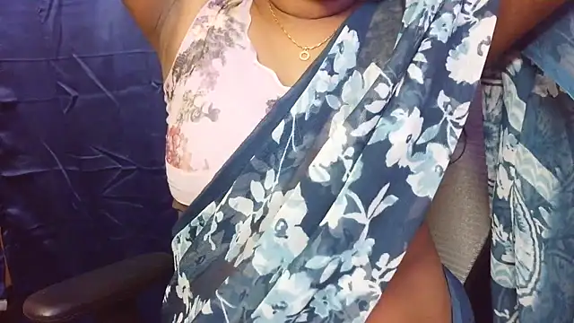 Chat ao vivo de Tanuja-Sexy