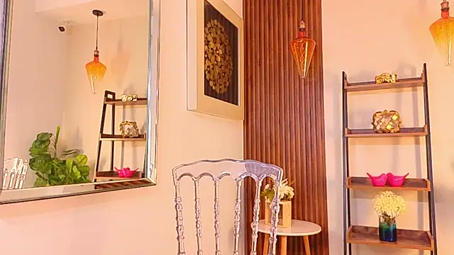 Lia_Mar_ – Naživo chatovacia miestnosť