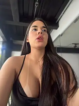 BellaLeclair Live Chatraum