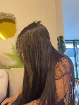 Živá chatovací místnost BellaLeclair