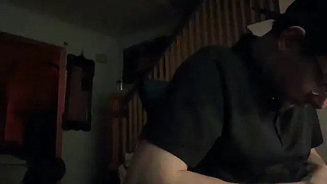 חדר צ'אט בשידור חי של MasterDaddyCool