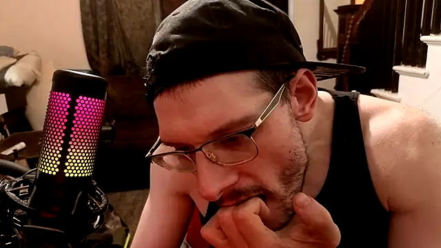 חדר צ'אט בשידור חי של MasterDaddyCool