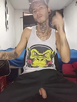 Tattoboy19cm's Live Chat Room