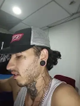 Chat ao vivo de Tattoboy19cm