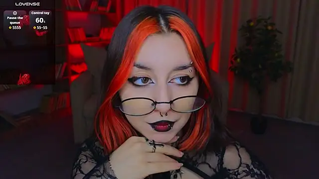 Mistress__Marcelline Adlı Modelin Canlı Sohbet Odası