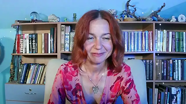 Foxilady357's Live Chat Room