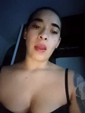 Valenn_fernandez's Live Chat Room