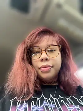 moan4mona's Live Chat Room