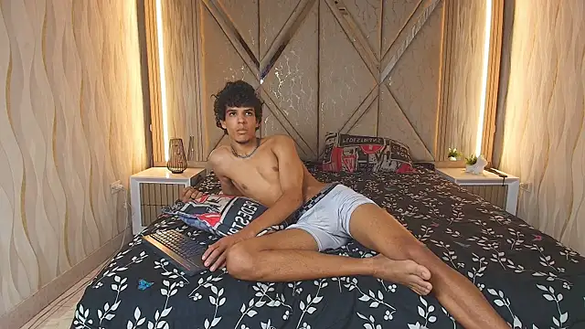 ห้องแชทสดของ Hotcouple_222